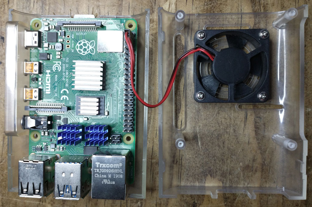 Instalar disipadores de calor y ventilador en Raspberry Pi 4